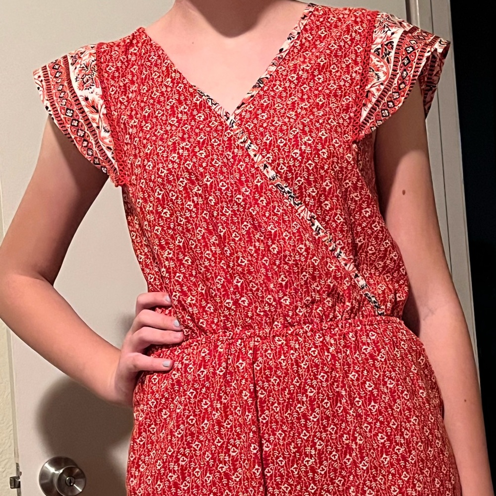 •Skies are Blue• pant romper Small S Red floral print BEAUTIFUL ❤️